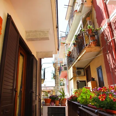 & Beer Oda ve Kahvaltı Taormina