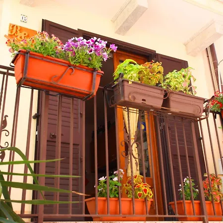 Oda ve Kahvaltı & Beer Taormina